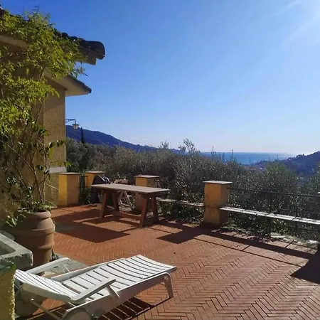 ゲストハウス A Yurt Among Olive Trees And The Sea ラッパロ